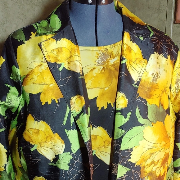 Susan Graver 2-piece blazer set - Picture 2 of 8